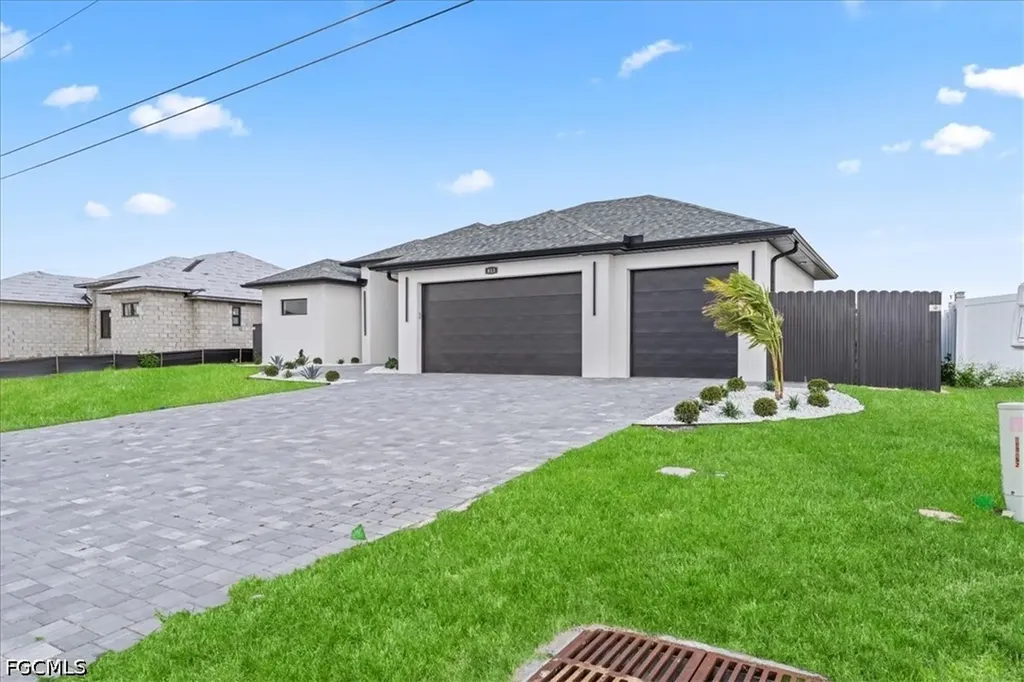 813 NW 8th Terrace Cape Coral FL 33993