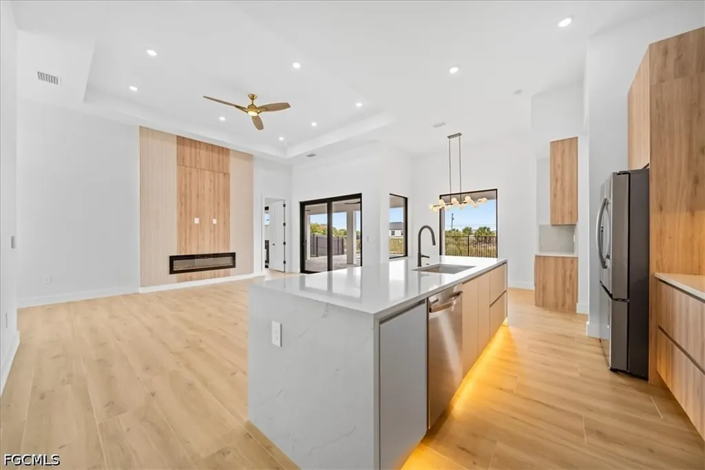 813 NW 8th Terrace Cape Coral FL 33993