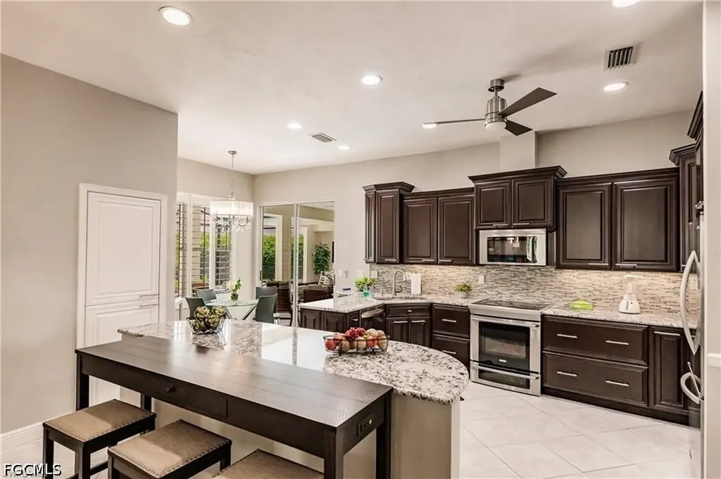 9811 Ensign Court Fort Myers FL 33919