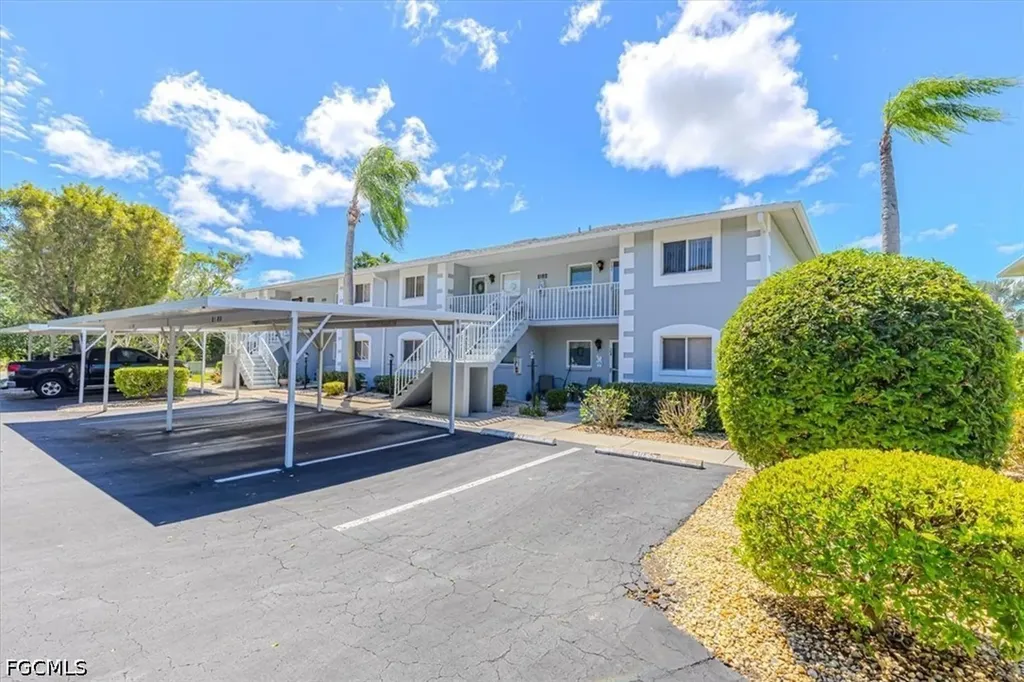 8180 Summerlin Village Circle Fort Myers FL 33919