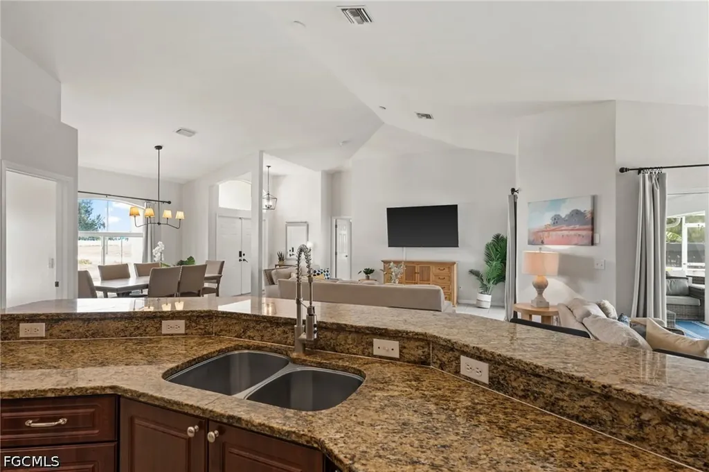 519 NE 19th Terrace Cape Coral FL 33909