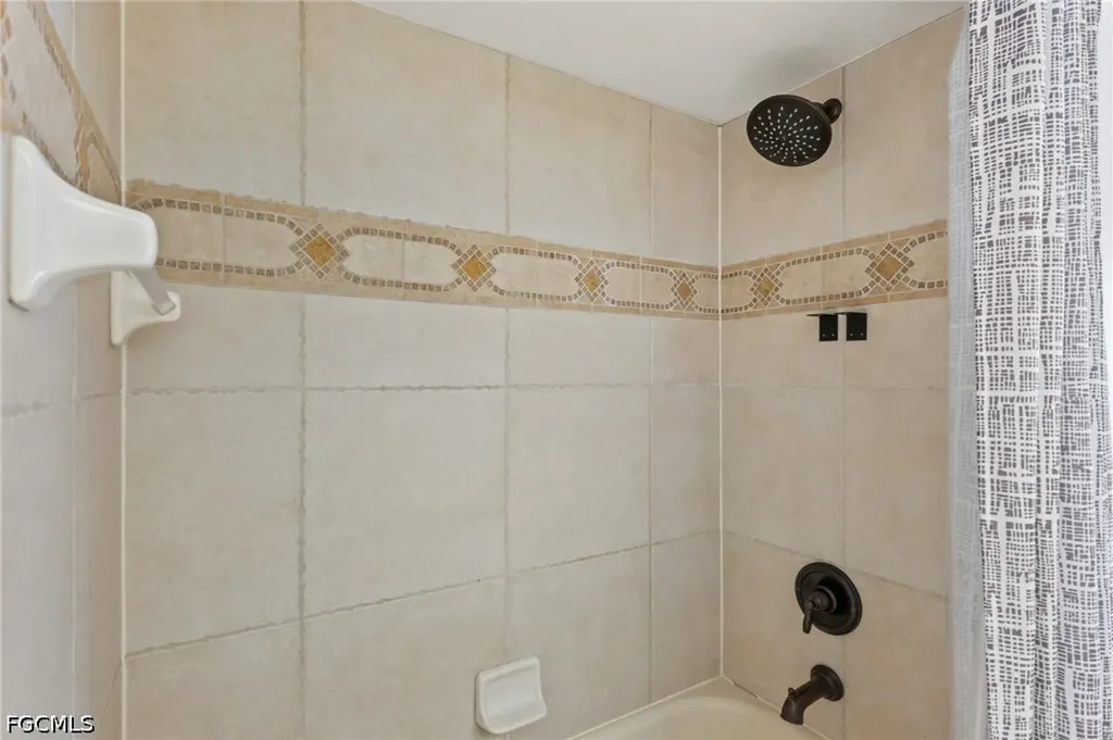 519 NE 19th Terrace Cape Coral FL 33909