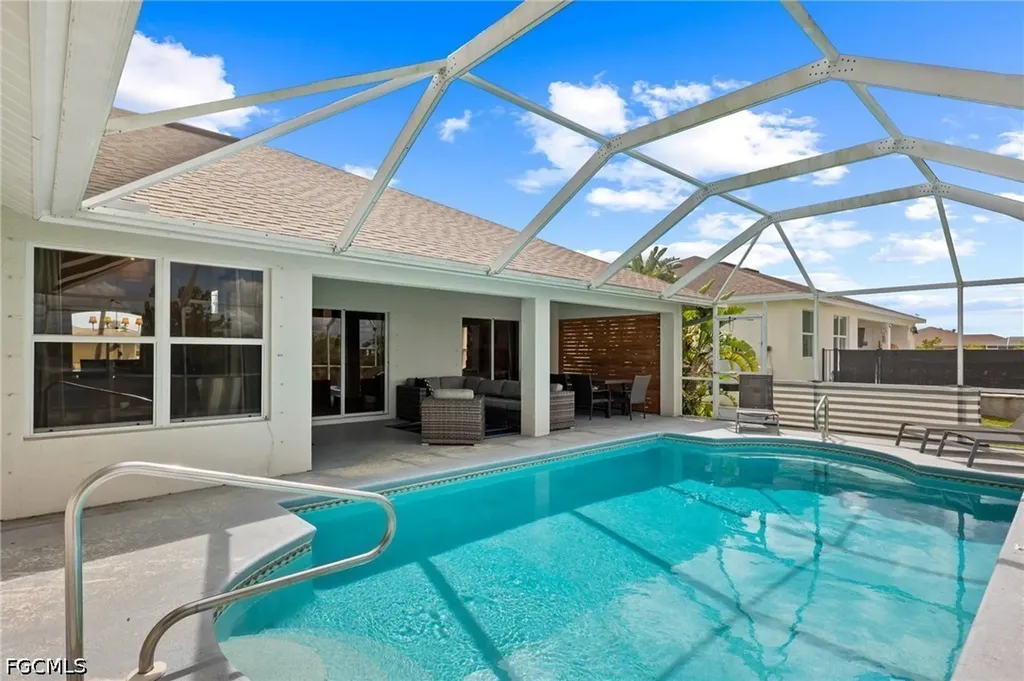 519 NE 19th Terrace Cape Coral FL 33909