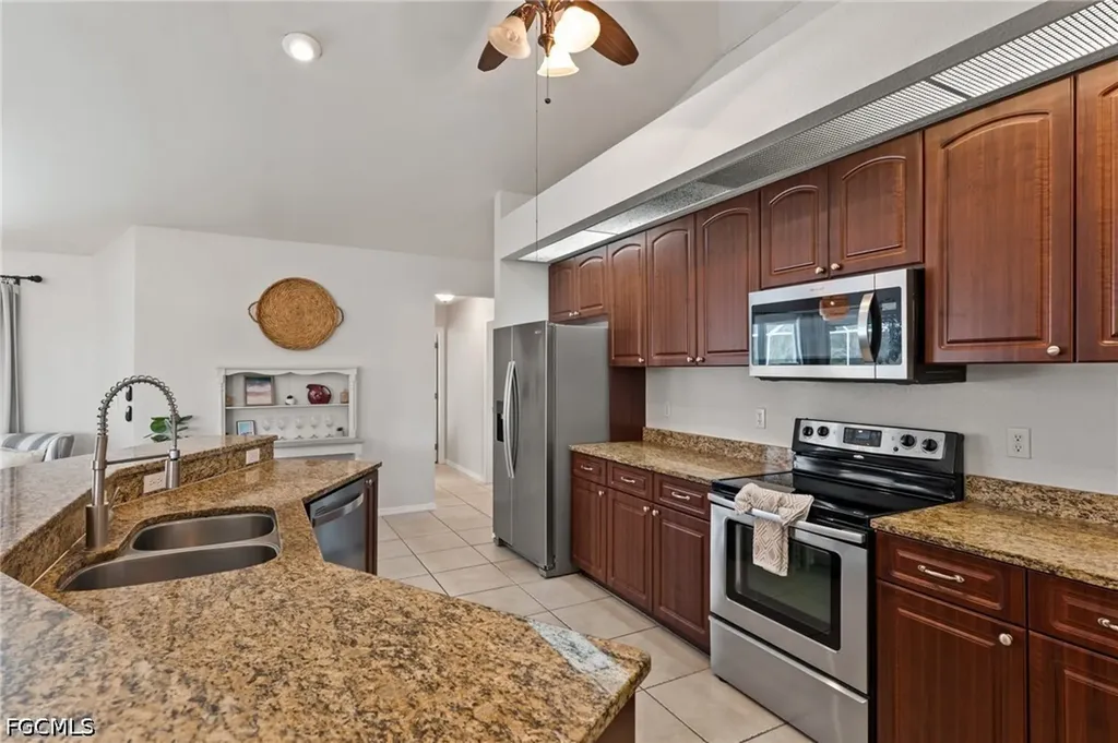 519 NE 19th Terrace Cape Coral FL 33909