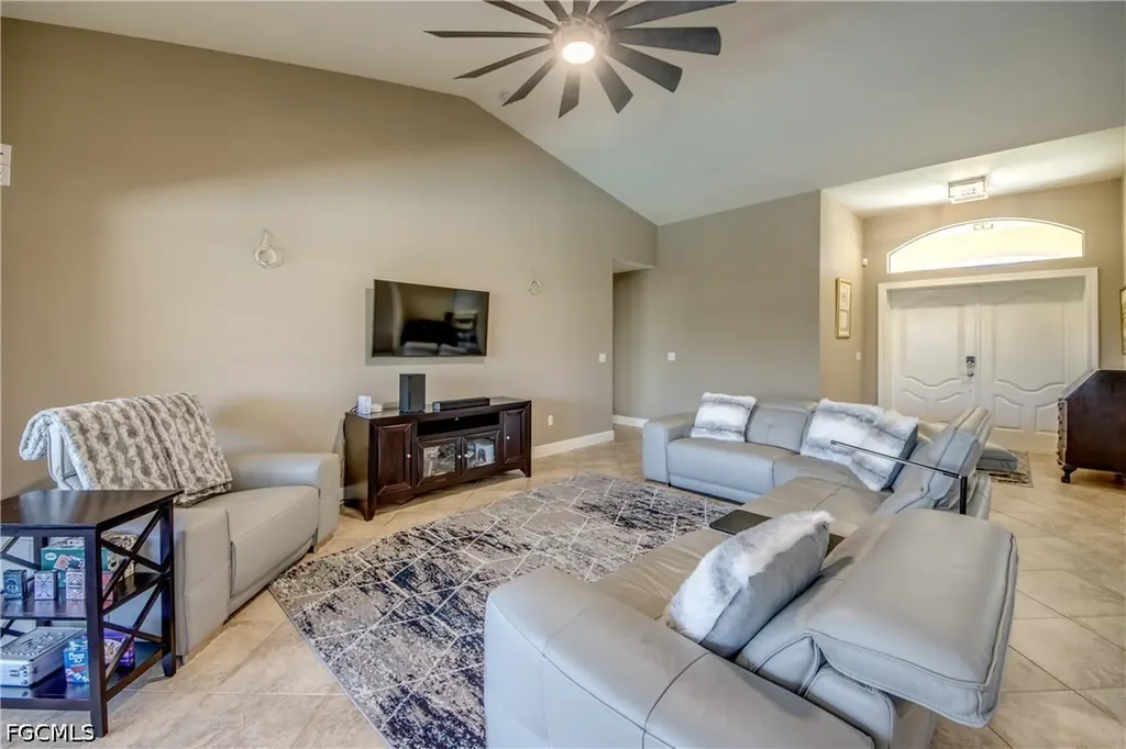 515 SW 29th Terrace Cape Coral FL 33914