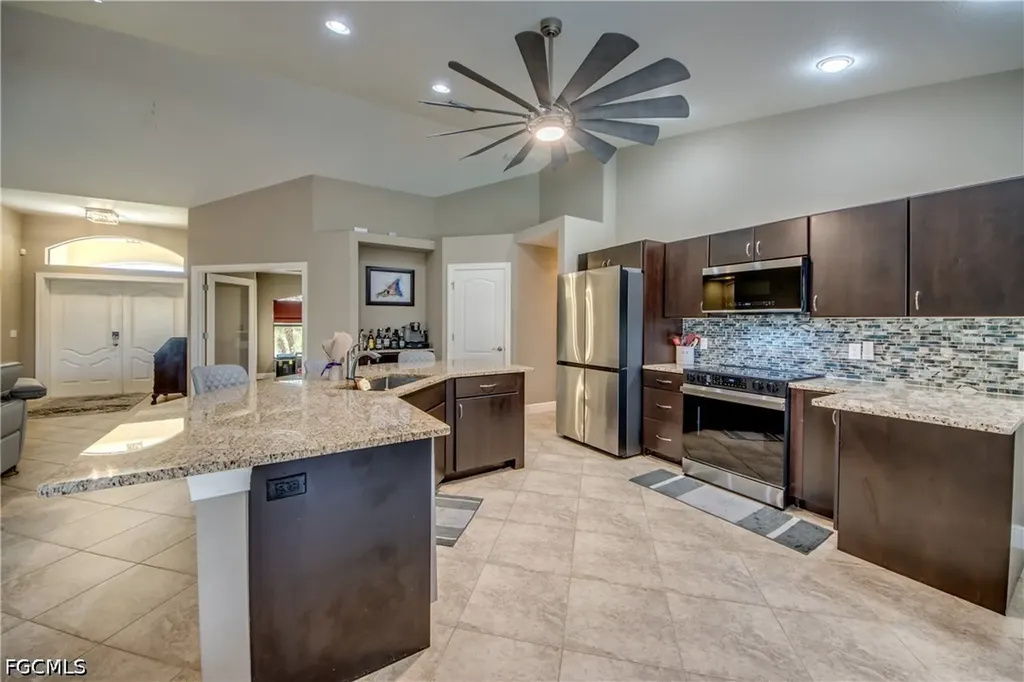515 SW 29th Terrace Cape Coral FL 33914