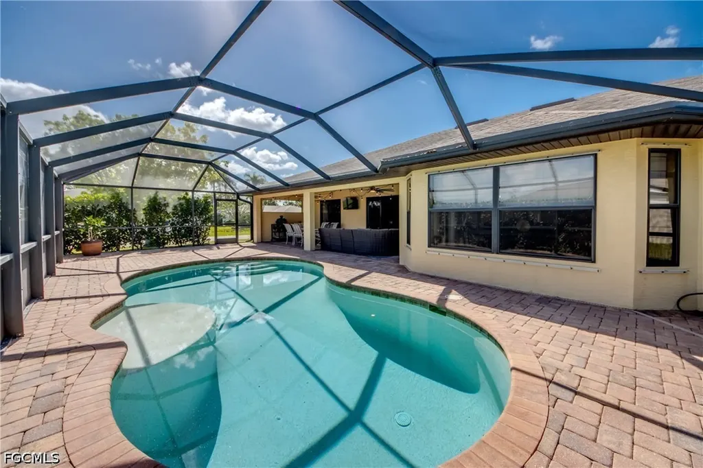 515 SW 29th Terrace Cape Coral FL 33914