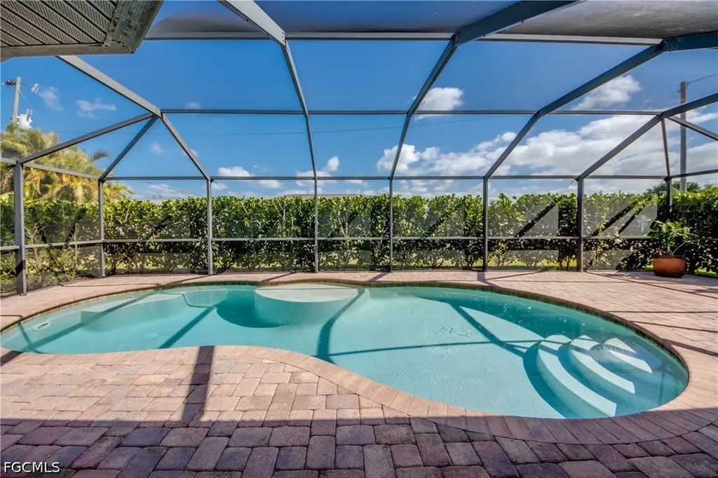 515 SW 29th Terrace Cape Coral FL 33914