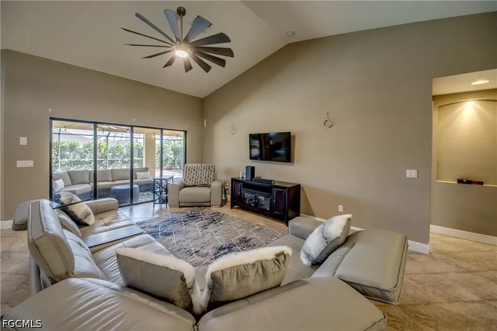 515 SW 29th Terrace Cape Coral FL 33914