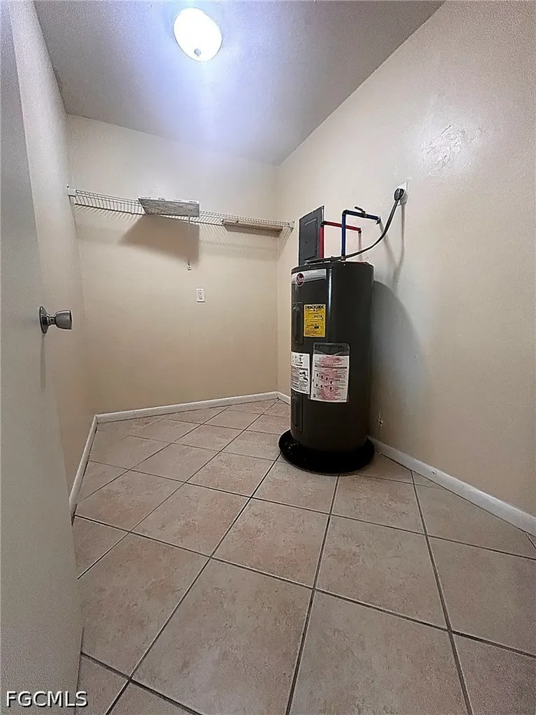1232 SE 8th Street Cape Coral FL 33990