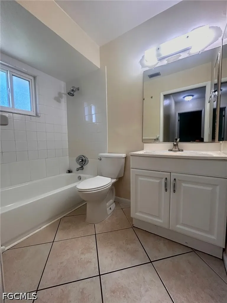 1232 SE 8th Street Cape Coral FL 33990