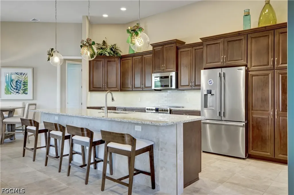1406 Cape Coral Parkway W Cape Coral FL 33914