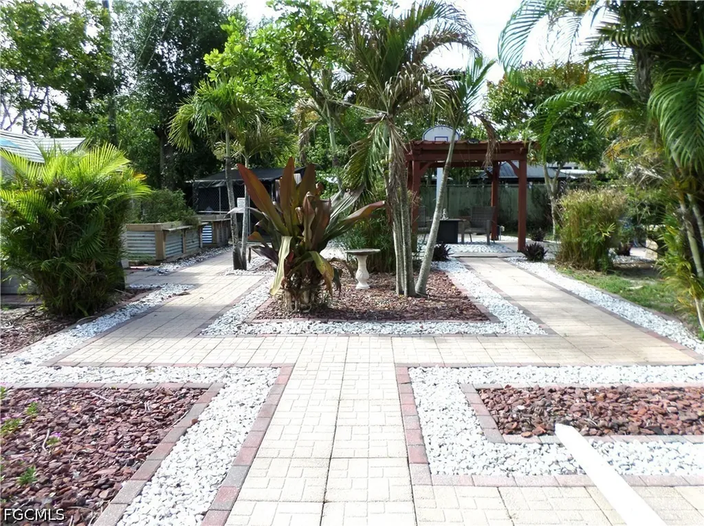 4436 Poinsettia Street Fort Myers FL 33905