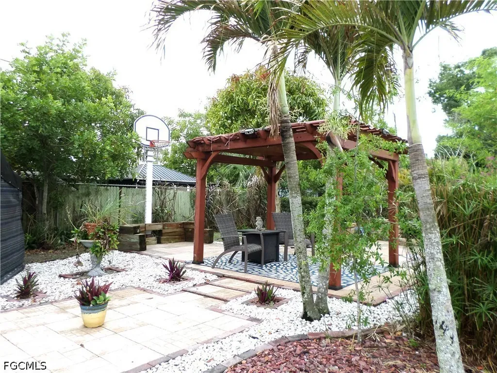 4436 Poinsettia Street Fort Myers FL 33905