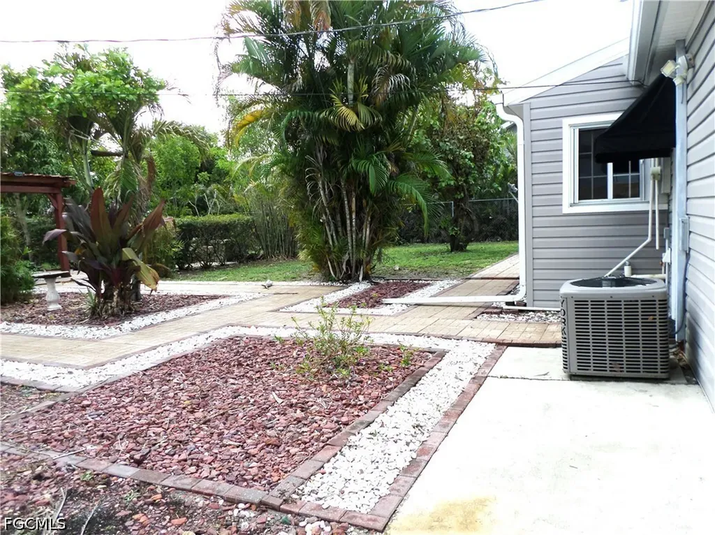 4436 Poinsettia Street Fort Myers FL 33905
