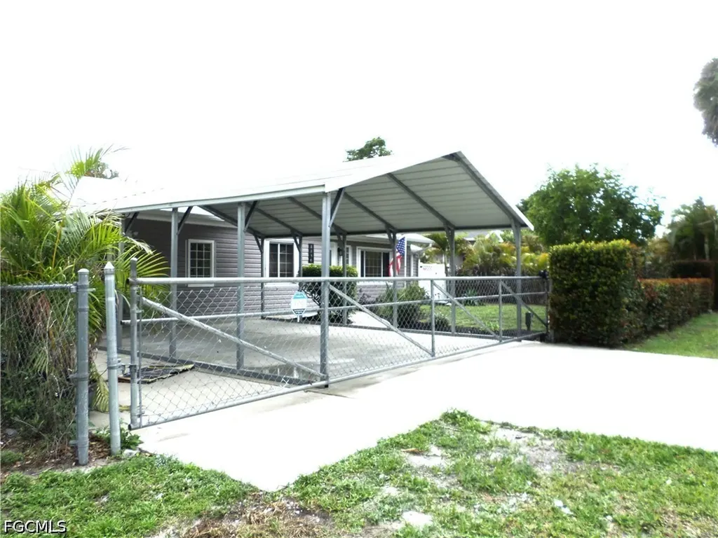 4436 Poinsettia Street Fort Myers FL 33905