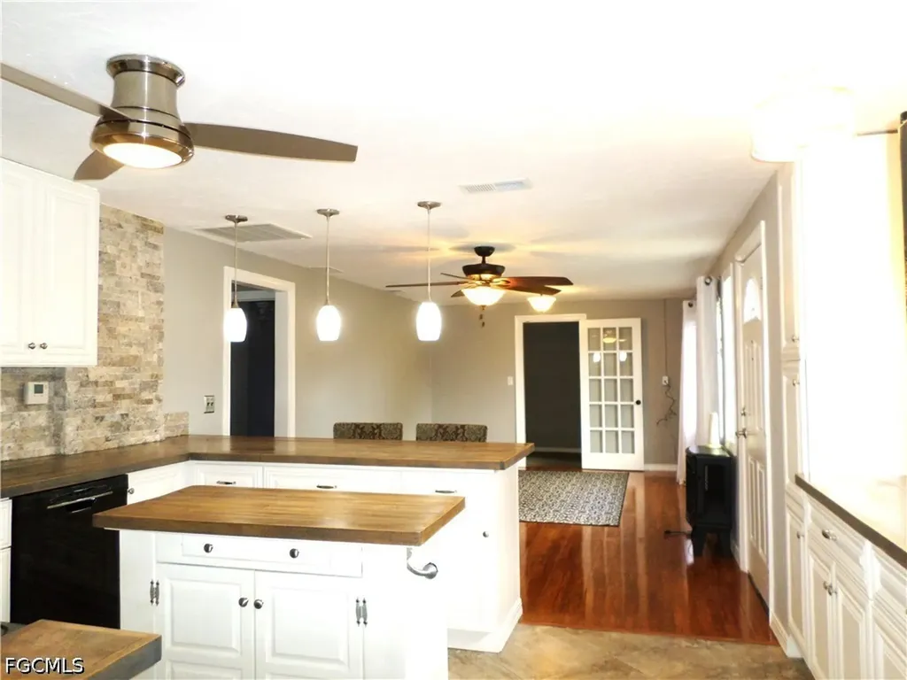 4436 Poinsettia Street Fort Myers FL 33905