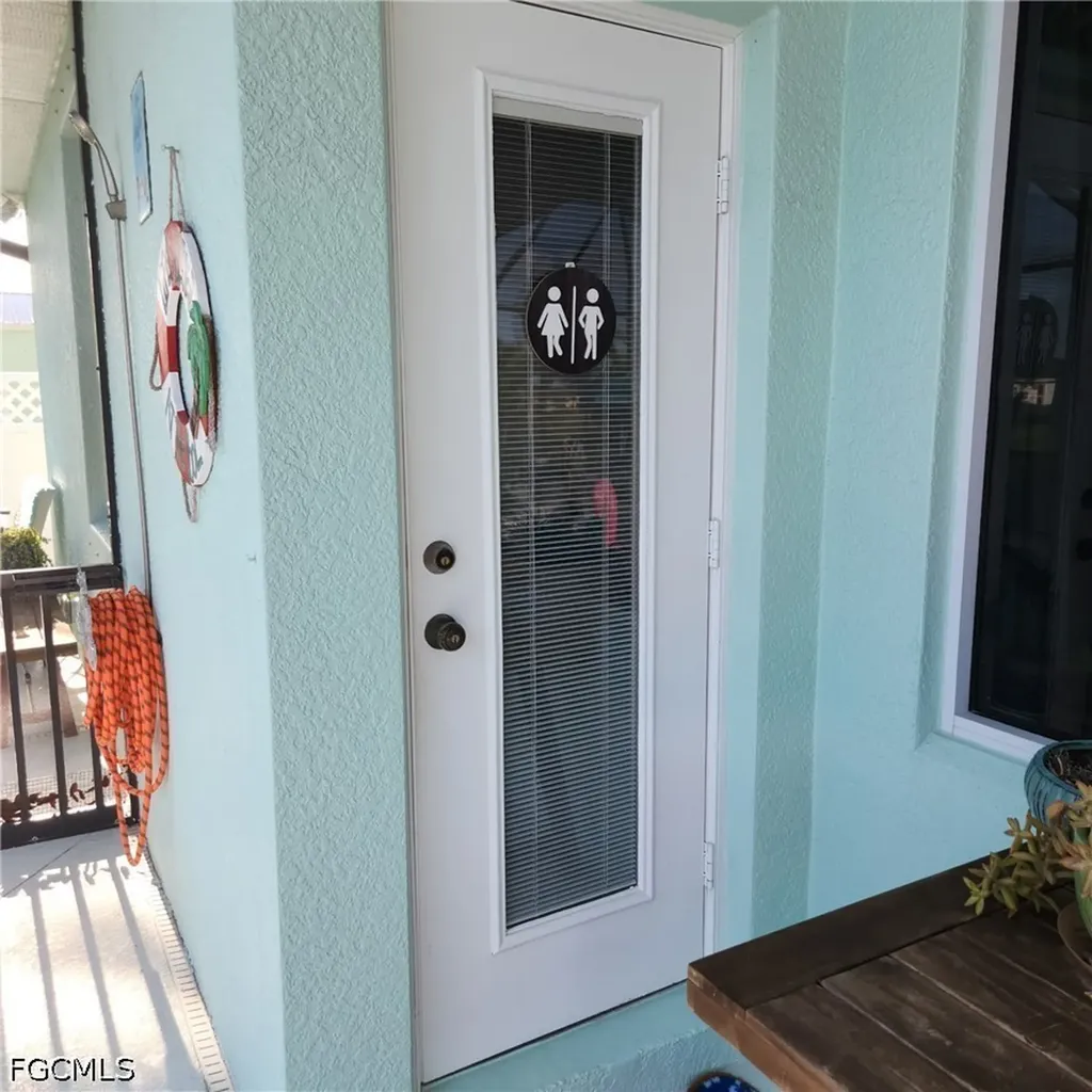 1702 NW 2nd Terrace Cape Coral FL 33993