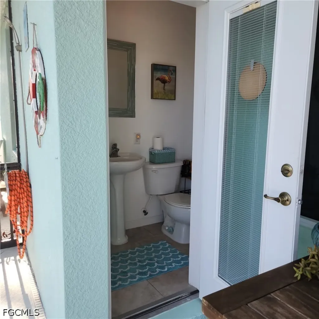 1702 NW 2nd Terrace Cape Coral FL 33993