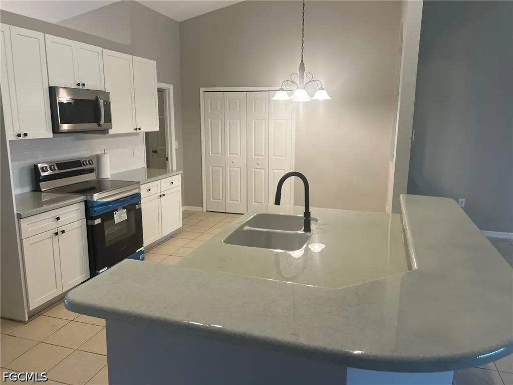 4015 6th Street SW Lehigh Acres FL 33976