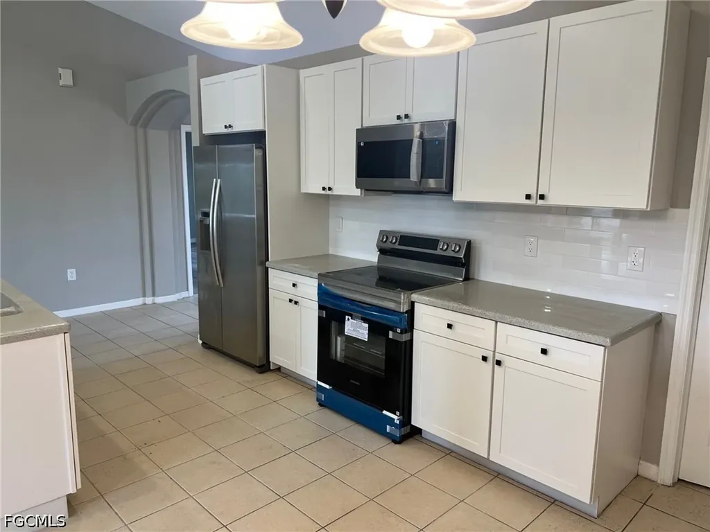 4015 6th Street SW Lehigh Acres FL 33976