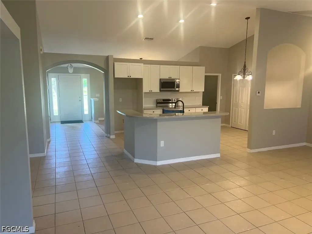 4015 6th Street SW Lehigh Acres FL 33976