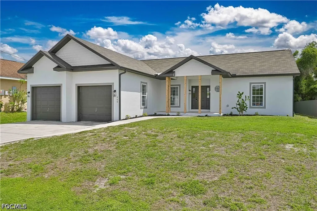 668 Kingsbury Street E Lehigh Acres FL 33974
