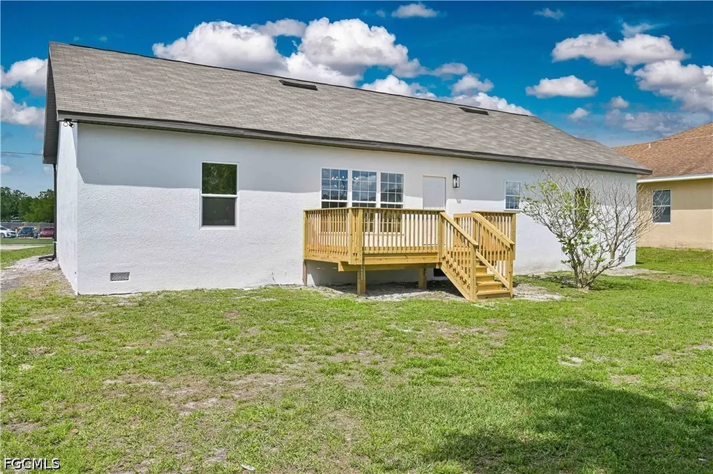 668 Kingsbury Street E Lehigh Acres FL 33974