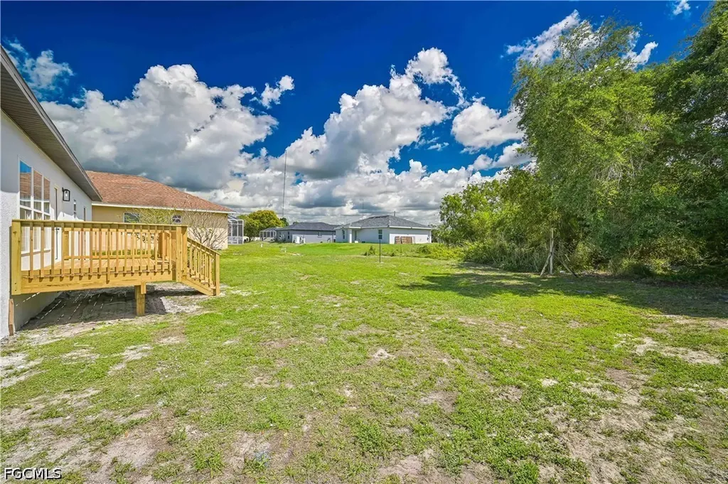 668 Kingsbury Street E Lehigh Acres FL 33974