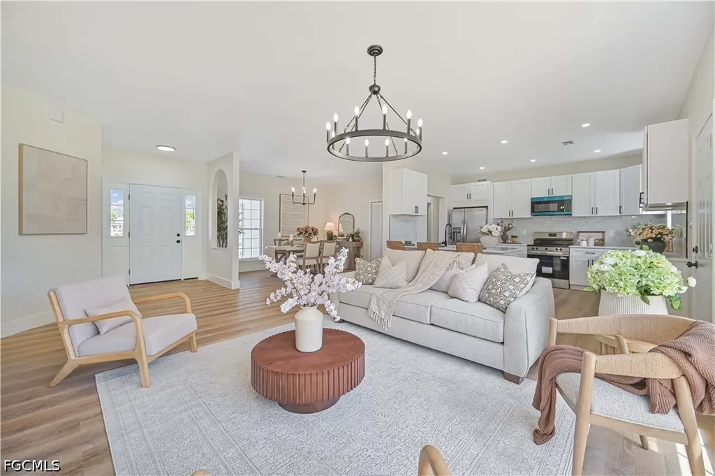 668 Kingsbury Street E Lehigh Acres FL 33974