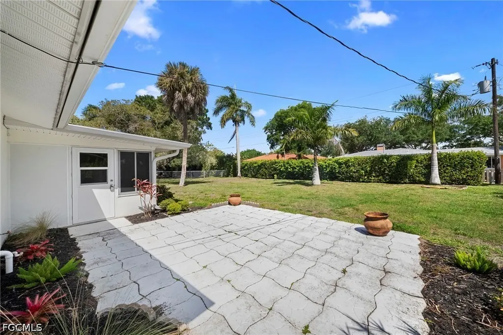 1039 El Mar Avenue Fort Myers FL 33919