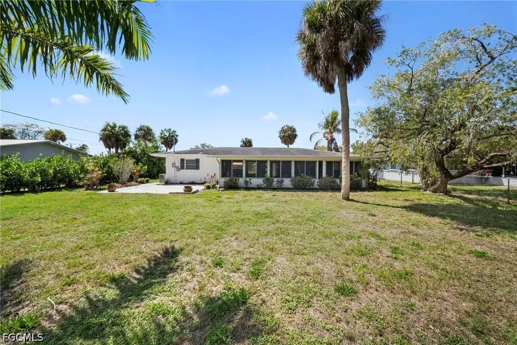 1039 El Mar Avenue Fort Myers FL 33919