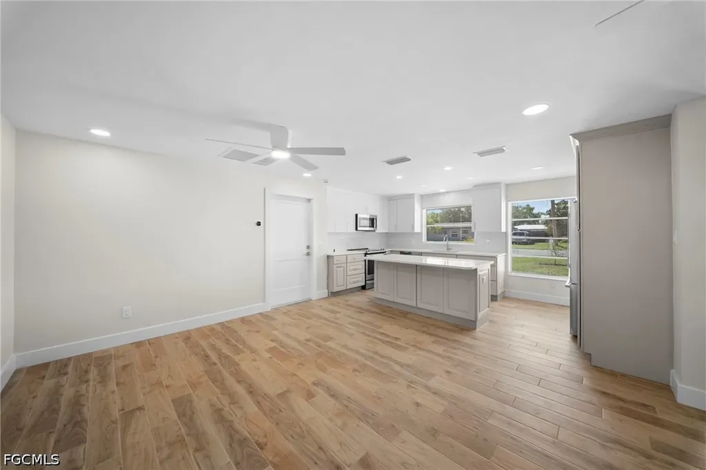 1039 El Mar Avenue Fort Myers FL 33919