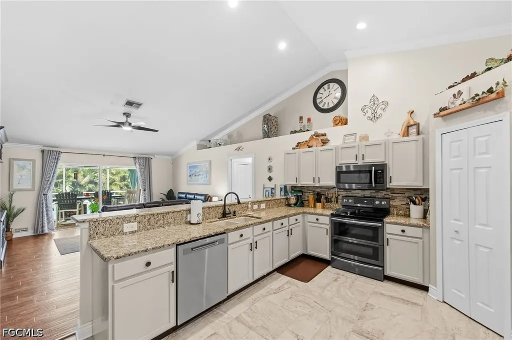 512 NW 24th Place Cape Coral FL 33993