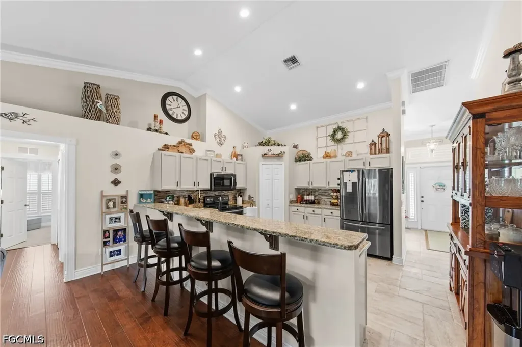 512 NW 24th Place Cape Coral FL 33993