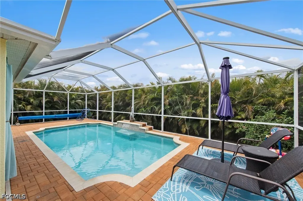 512 NW 24th Place Cape Coral FL 33993