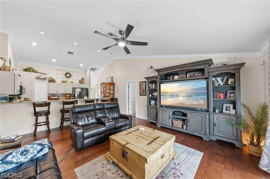 512 NW 24th Place Cape Coral FL 33993