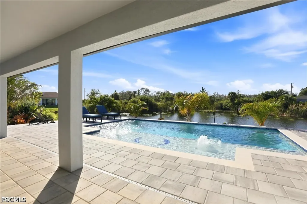 1512 NE 33rd Street Cape Coral FL 33909