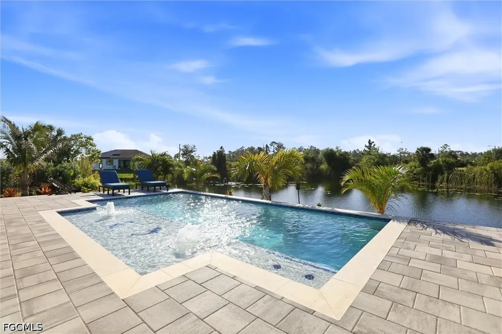 1512 NE 33rd Street Cape Coral FL 33909