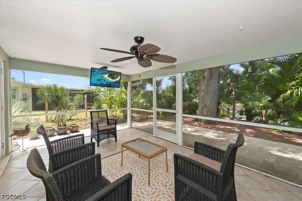 2221 Cape Way North Fort Myers FL 33917