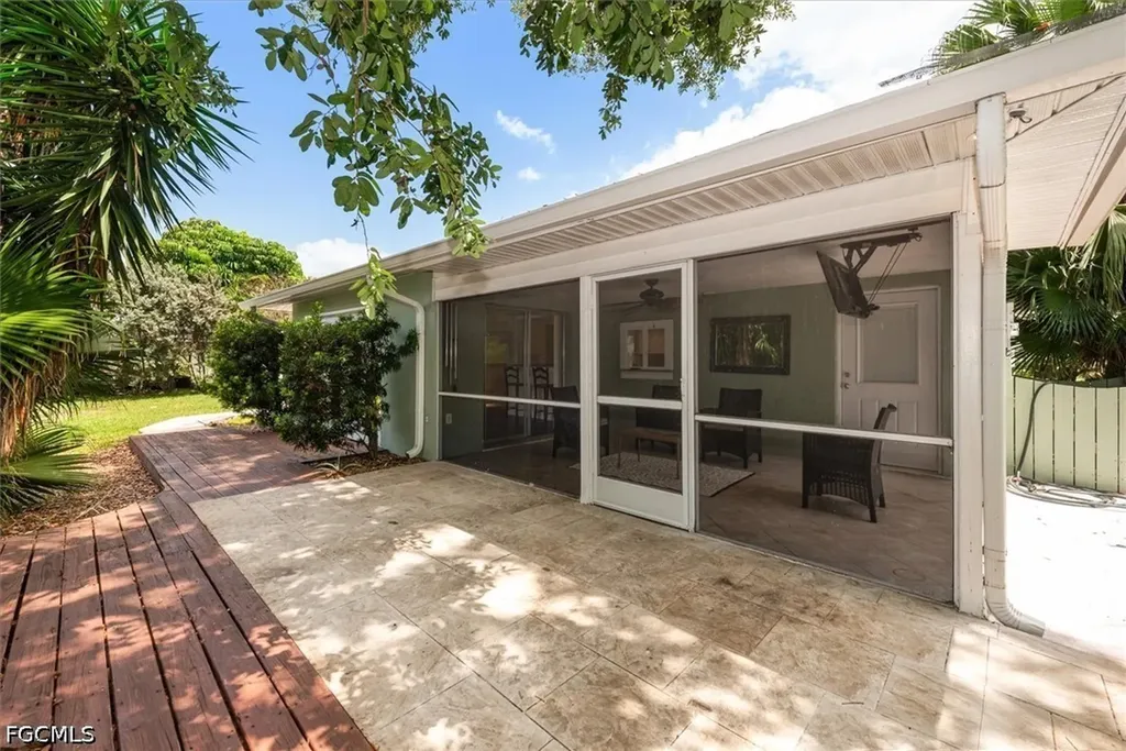 2221 Cape Way North Fort Myers FL 33917
