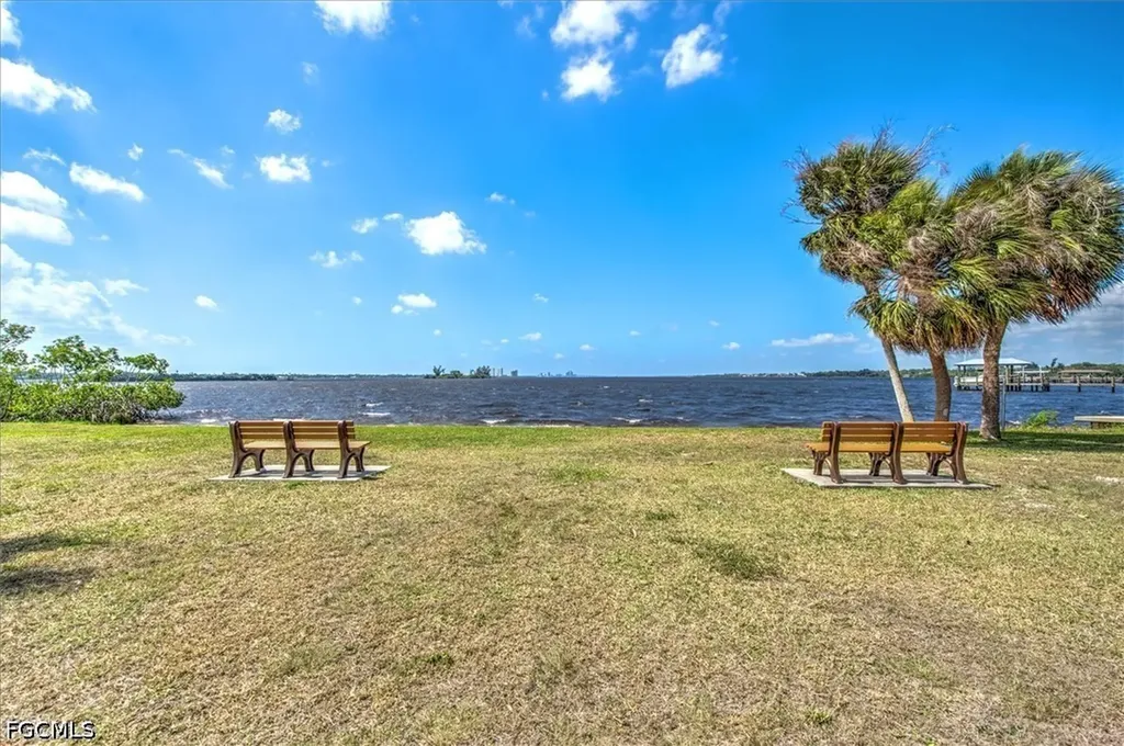2221 Cape Way North Fort Myers FL 33917
