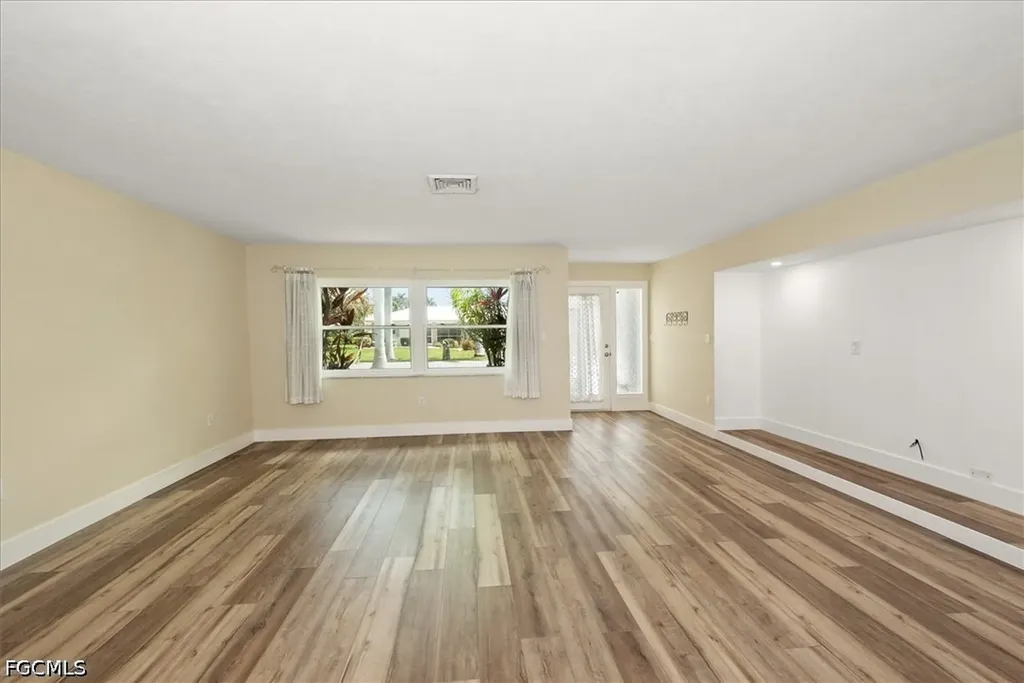2221 Cape Way North Fort Myers FL 33917