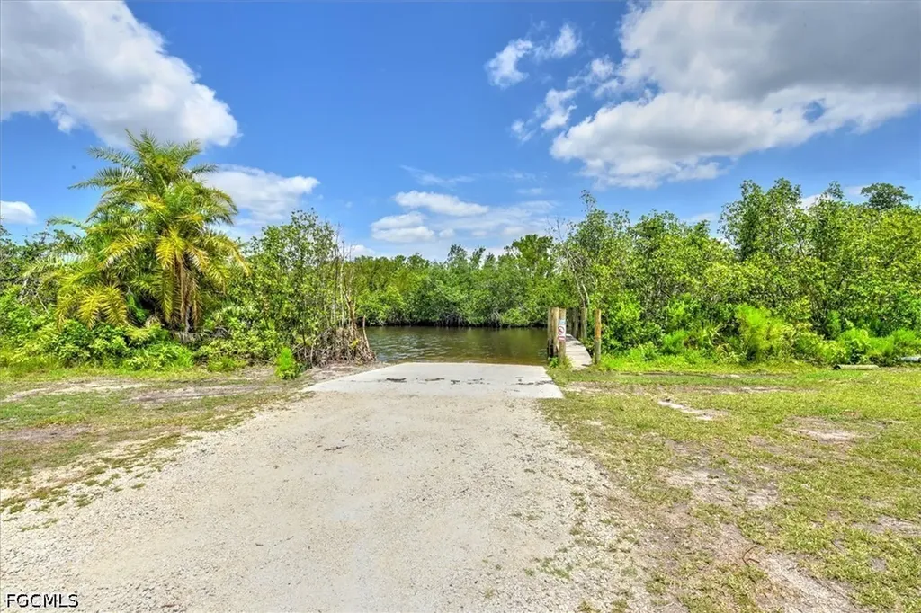 2221 Cape Way North Fort Myers FL 33917