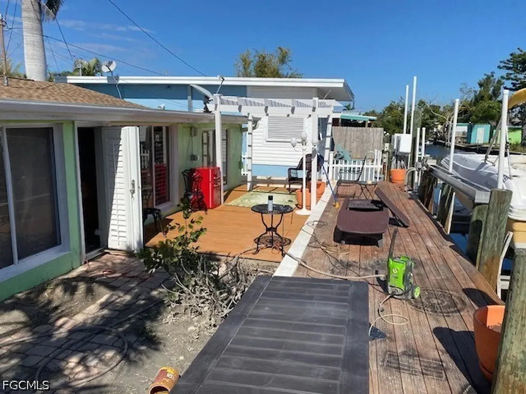 2647 Pine Street Matlacha FL 33993