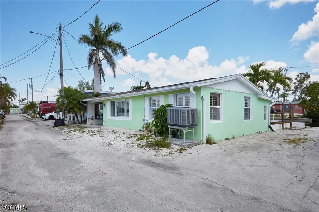 2647 Pine Street Matlacha FL 33993