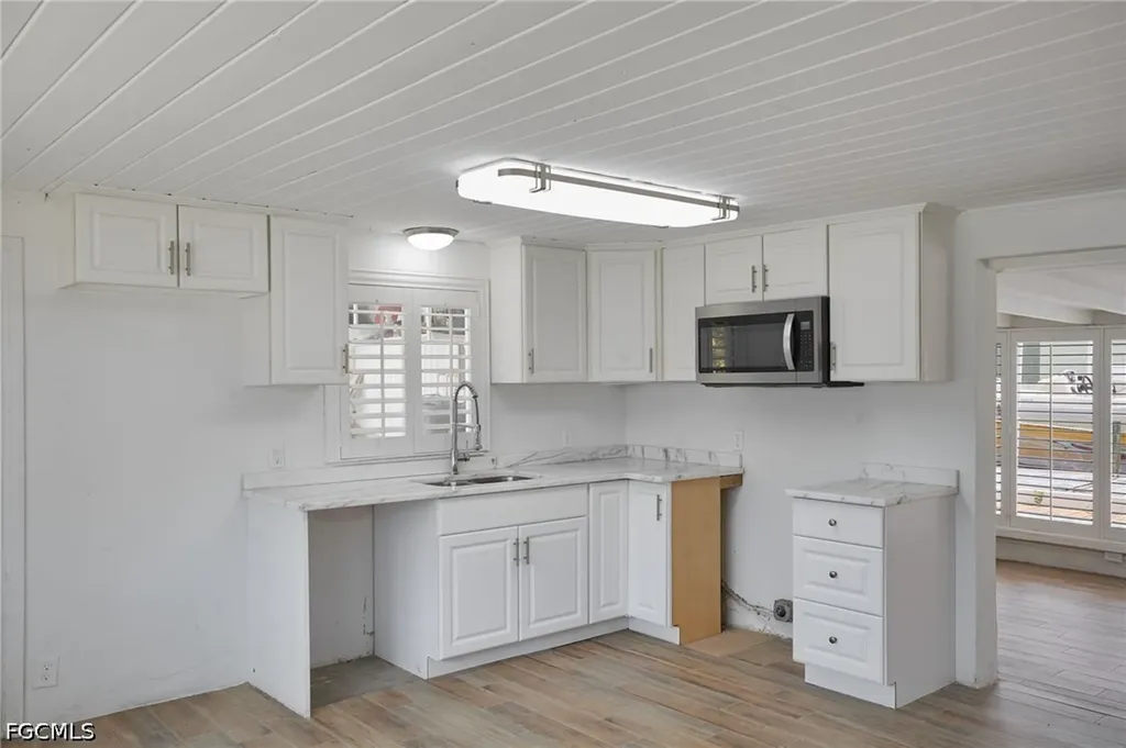 2647 Pine Street Matlacha FL 33993