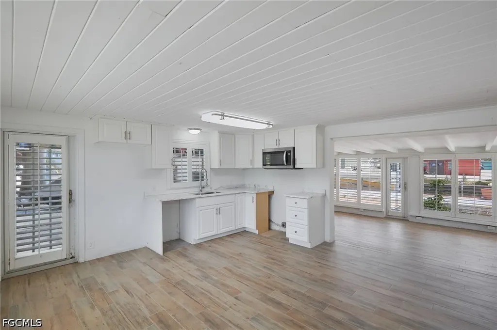 2647 Pine Street Matlacha FL 33993