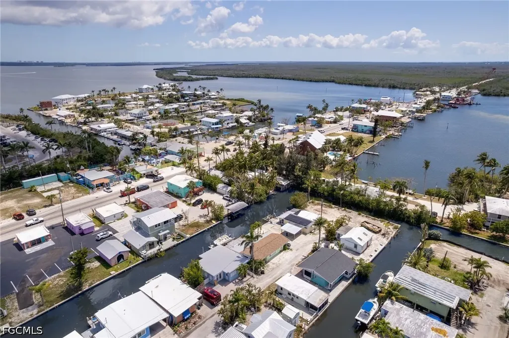 2647 Pine Street Matlacha FL 33993