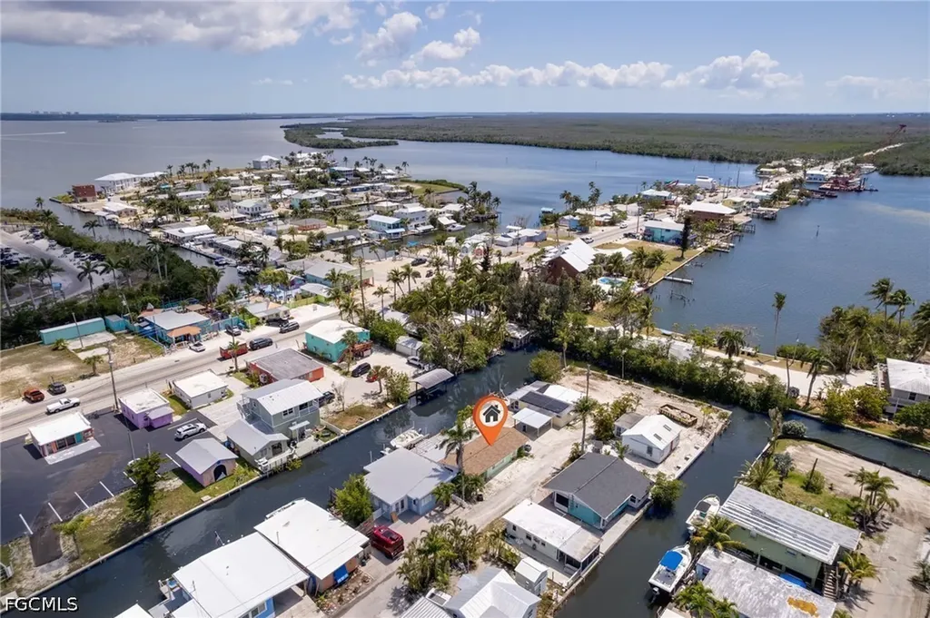 2647 Pine Street Matlacha FL 33993